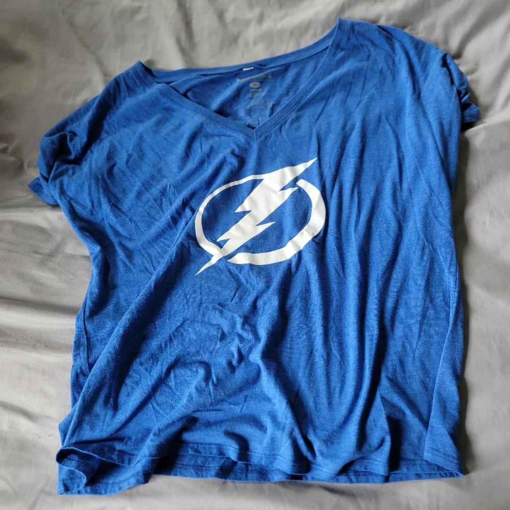 Tampa Bay Lightning | off shoulder "MOM" top